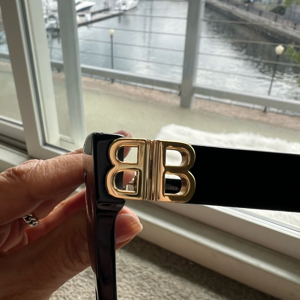 Balenciaga new sunglasses 🕶️ - Picture 6 of 10
